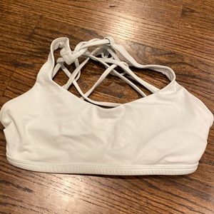 Lululemon free to be wild bra 6 in light periwinkle blue